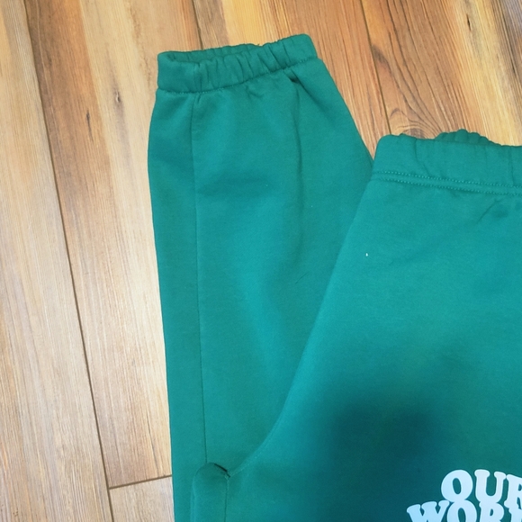 Elevated Faith Kelly Green Our World Needs Jesus Sweatpants Joggers Womens XL - Picture 5 of 12